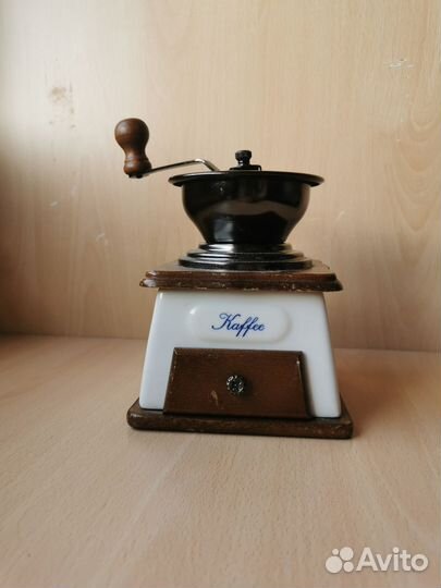 Кофемолка ручная винтаж