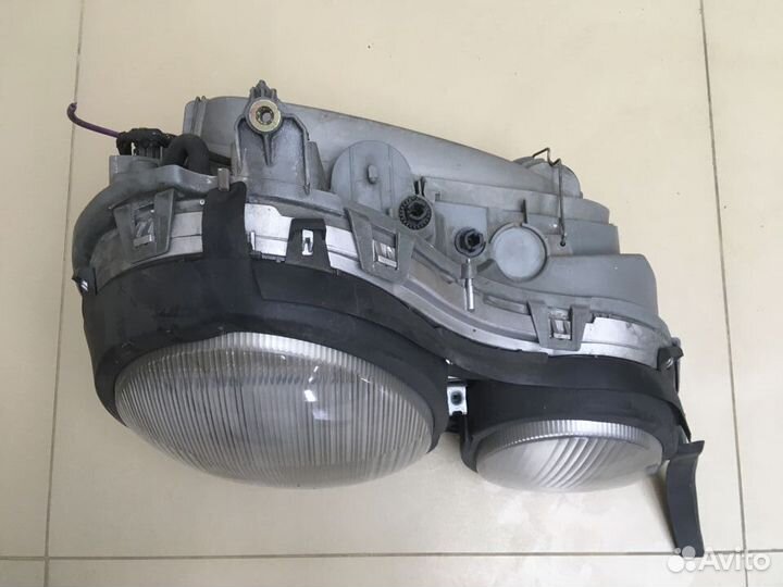 Фара правая галоген Mercedes W210