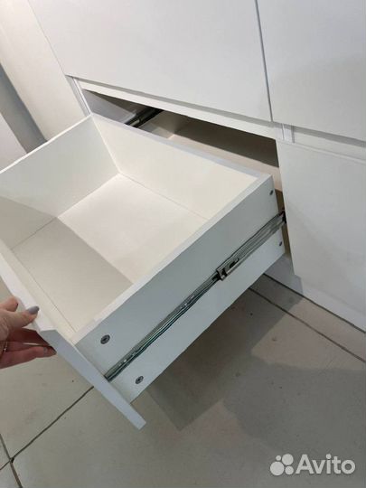 Кухня белая 2 метра со столешницей