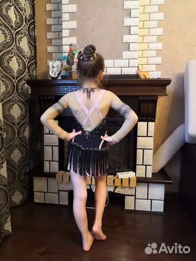 Платье для выступления по фигурному катанию