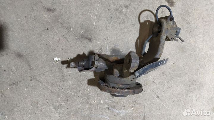 Кулак передний правый Volkswagen Sharan