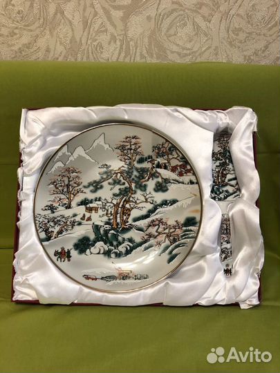 Фарфоровое блюдо