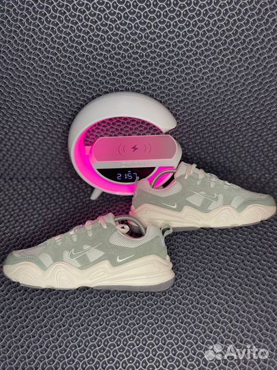 Кроссовки nike tech hera