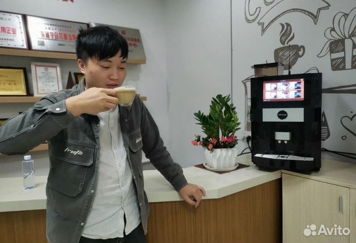 Кофейный автомат для кофейни