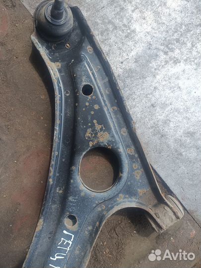 Передний левый рычаг Hyundai Getz