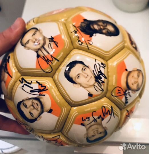 Футбольный мяч с автографами iPhone 14 pro max