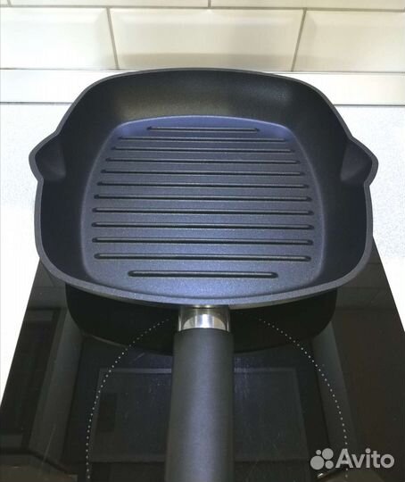Сковорода-гриль новая
