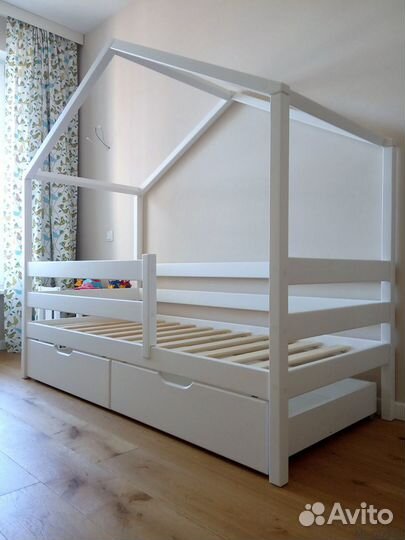 Детская кровать домик