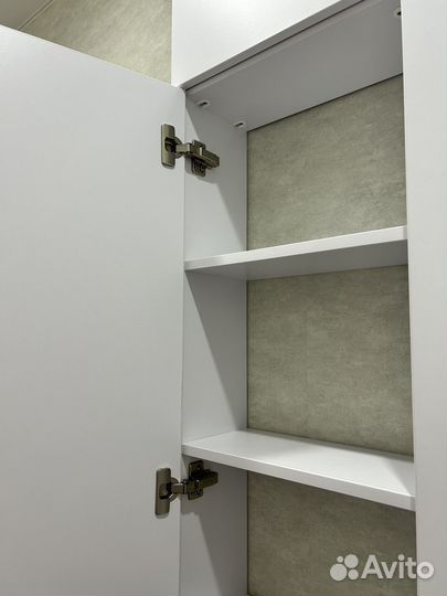 Шкаф в прихожую до потолка