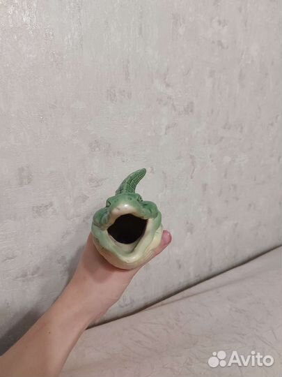 Украшение для комнатных цветов — крокодил