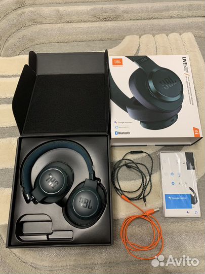 Беспроводные наушники JBL Live 500 BT