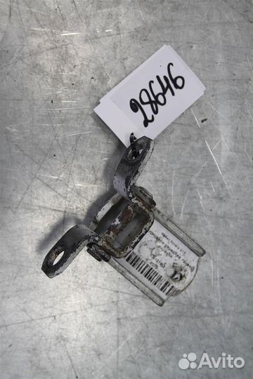 Петля двери передней правой верхняя Nissan Almera