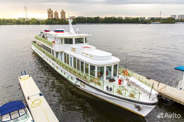 Мини Круиз на премиум-теплоходе Поручик Ржевский