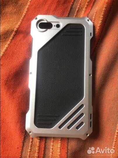 Противоударный чехол на iPhone 7 или iPhone 8