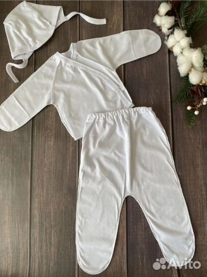 Распашонка, ползунки, чепчик / костюм на выписку