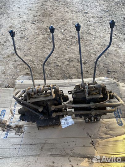 Распределитель на экскаватор