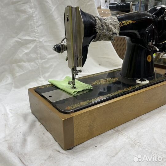 Швейная машинка Подольск рабочая в кофре (сзр)