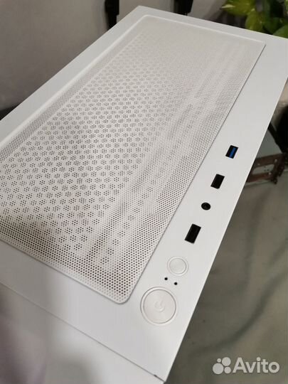 Корпус Powercase Mistral Evo White белый