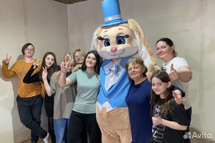 Ростовая кукла зайка Пуговка. Аниматоры