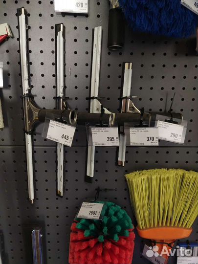 Уборочный инвентарь (швабры,мопы,ведра)