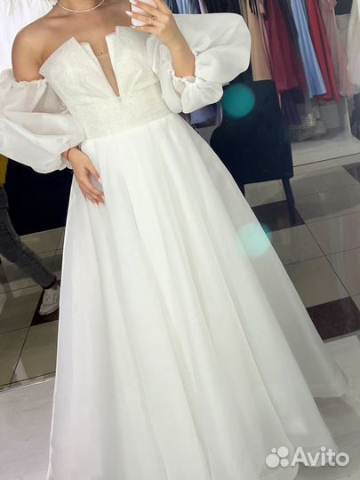 Свадебное платье 44