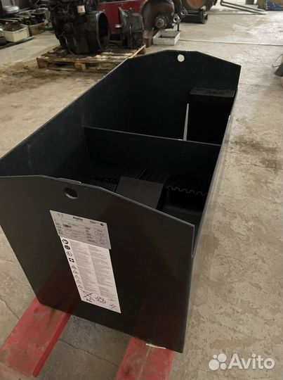 Аккумуляторный ящик Toyota 8FBE15 / кофр