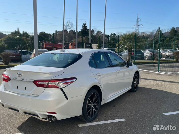 Toyota Camry 2.5 AT, 2023