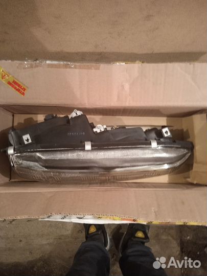 Фара передняя правая