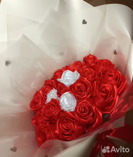 Букет роз на 8 марта, подарок девушке