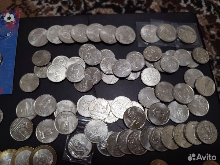 Юбилейные монеты России