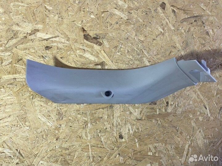 Обшивка крышки багажника левая Renault Megan Iii