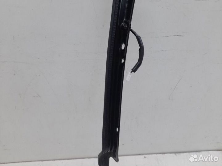 Датчик защемления задний правый Toyota Land