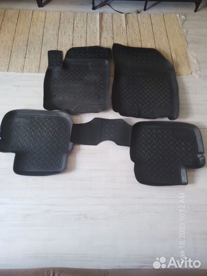 Комплект ковриков на Suzuki SX4