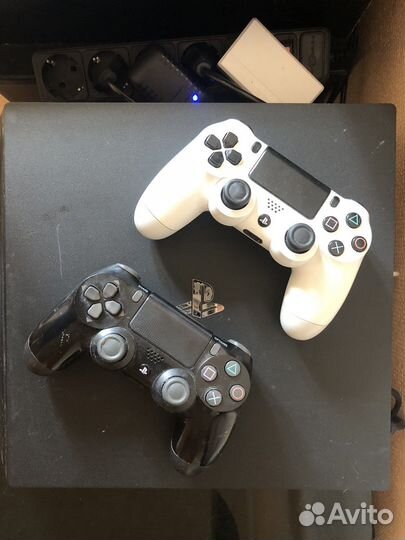 Sony playstation 4 pro 1tb