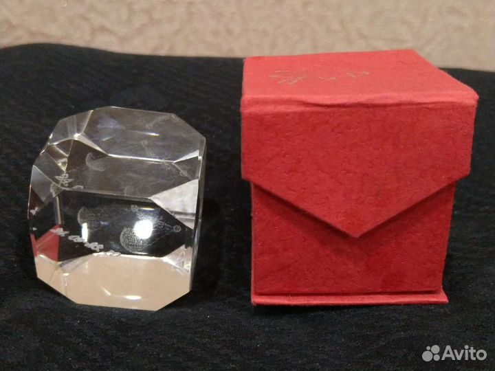 Стеклянный куб