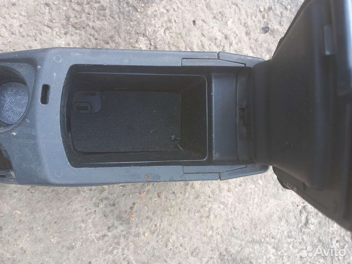 Ситроен c4 b7 консоль с подлокотником