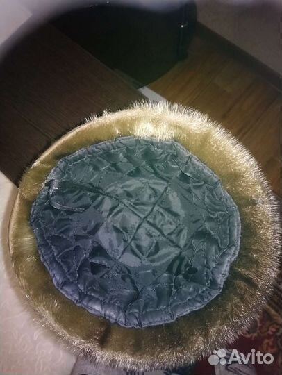 Женская шапка из непра