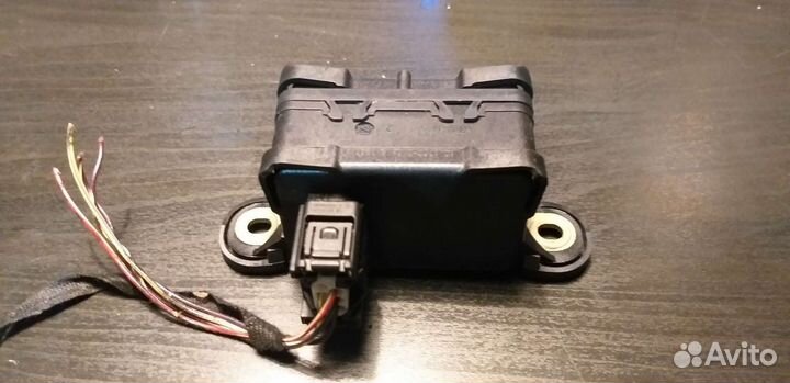 Датчик поперечного ускорения Мерседес A0045423818