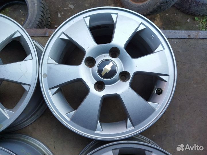 Chevrolet r15 4x114.3 et44 56.6 6j комплект литых