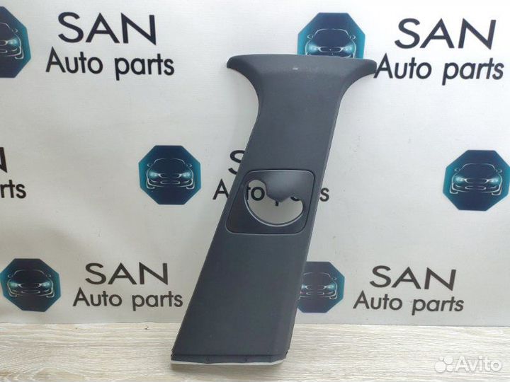 Накладка центральной стойки правая Bmw X5 E70