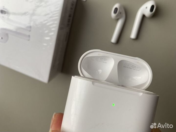 Беспроводные наушники airpods