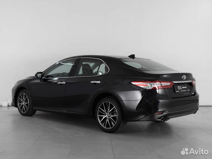 Toyota Camry, 2023