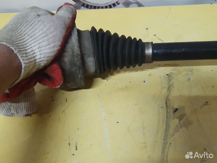 Volkswagen polo привод левый