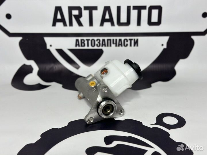 Главный тормозной цилиндр 47201-12680 (3 болта)