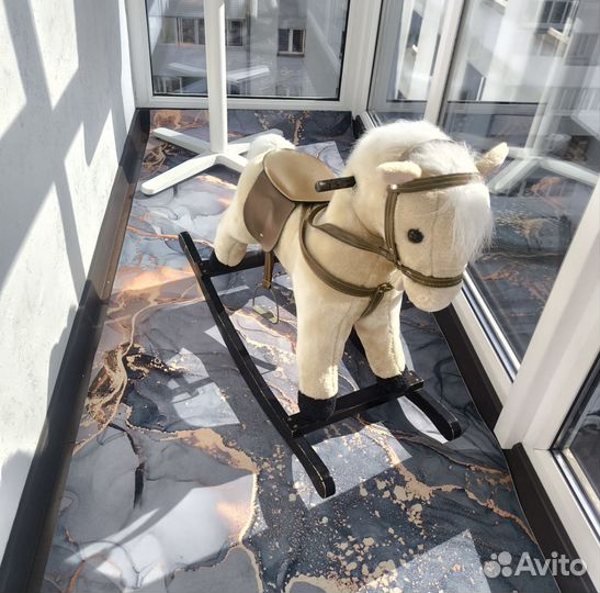 Детская лошадка качалка