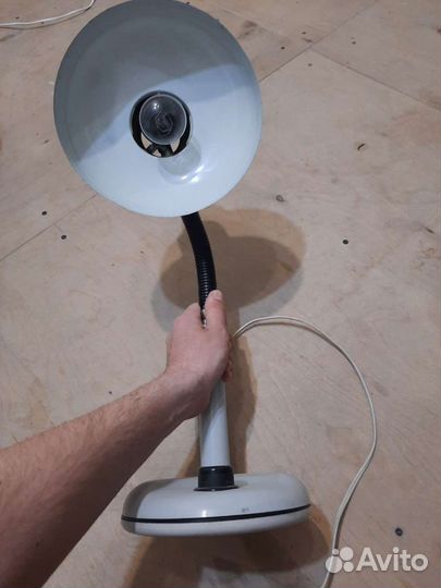 Светильник настольный