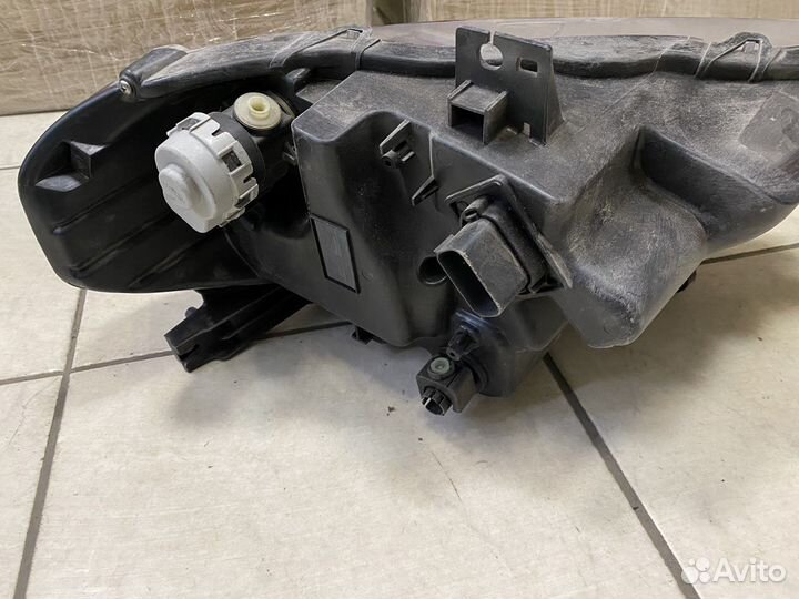 Фара левая Ford Mustang Европейская