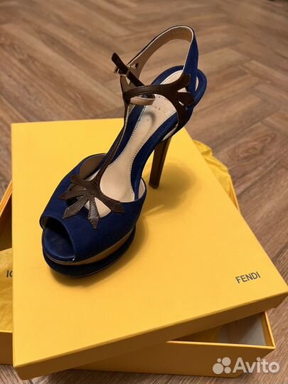 Босоножки Fendi