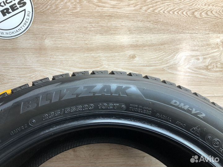Bridgestone Blizzak DM-V2 235/55 R20 102T