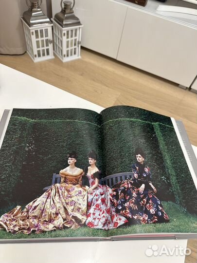 Книга Oscar DE La Renta: The Retrospective новая